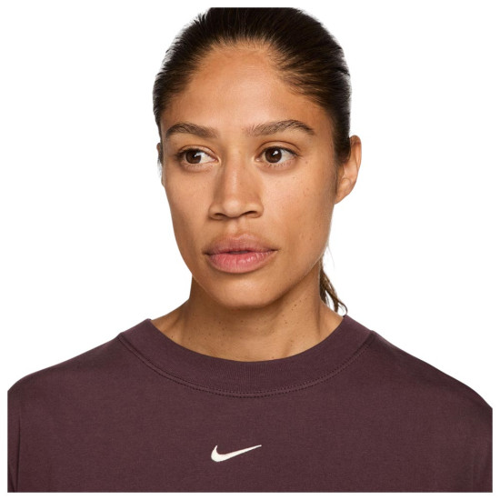 Nike Γυναικεία κοντομάνικη μπλούζα Sportswear Essential Nike Γυναικεία κοντομάνικη μπλούζα Sportswear Essential